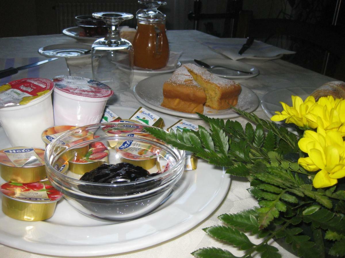 Locanda "Alla Rosa" Lusiana Bagian luar foto